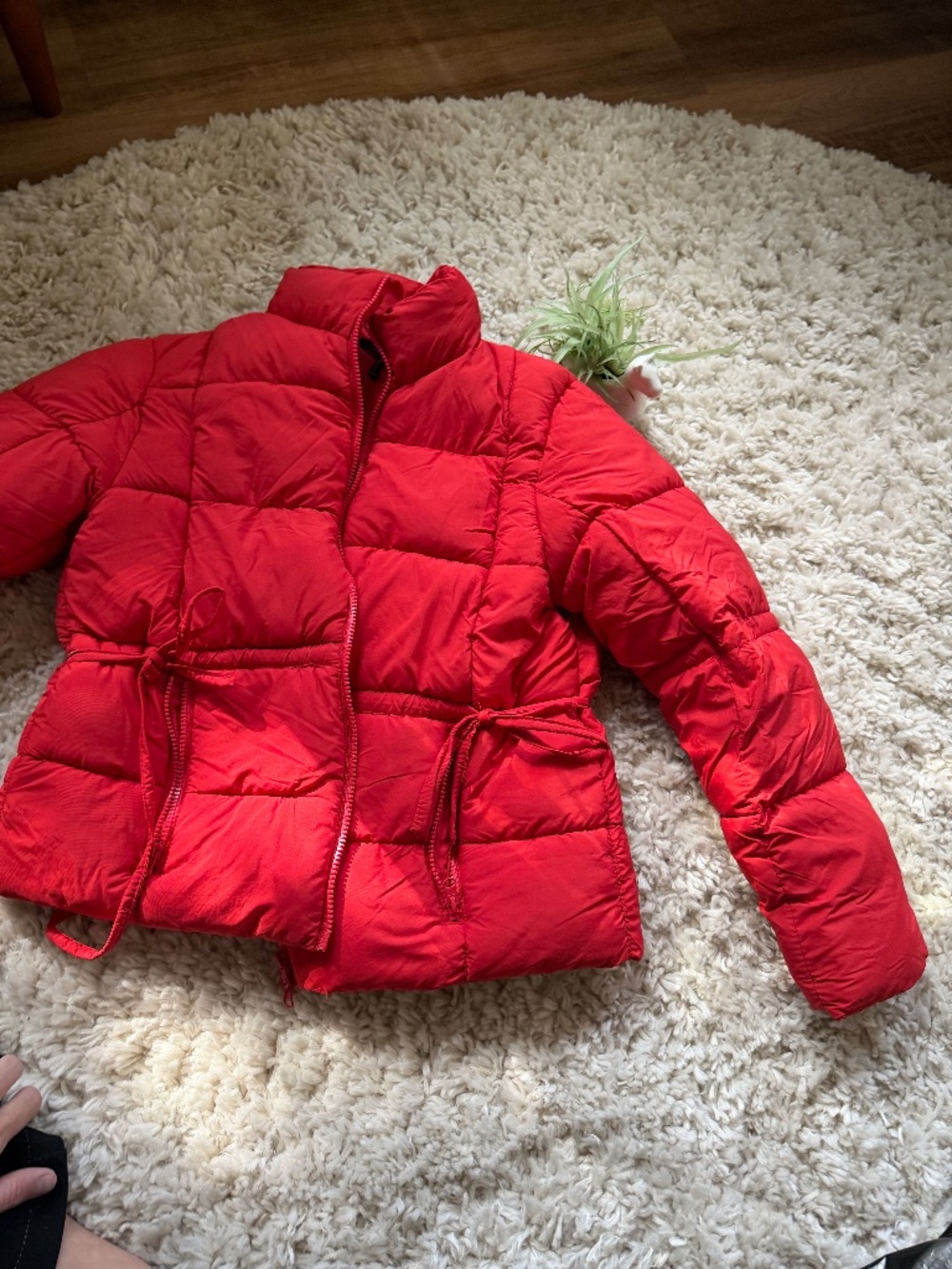 Forever 21 red puffer jacket with quilted construction, zip front Puffer fall wi